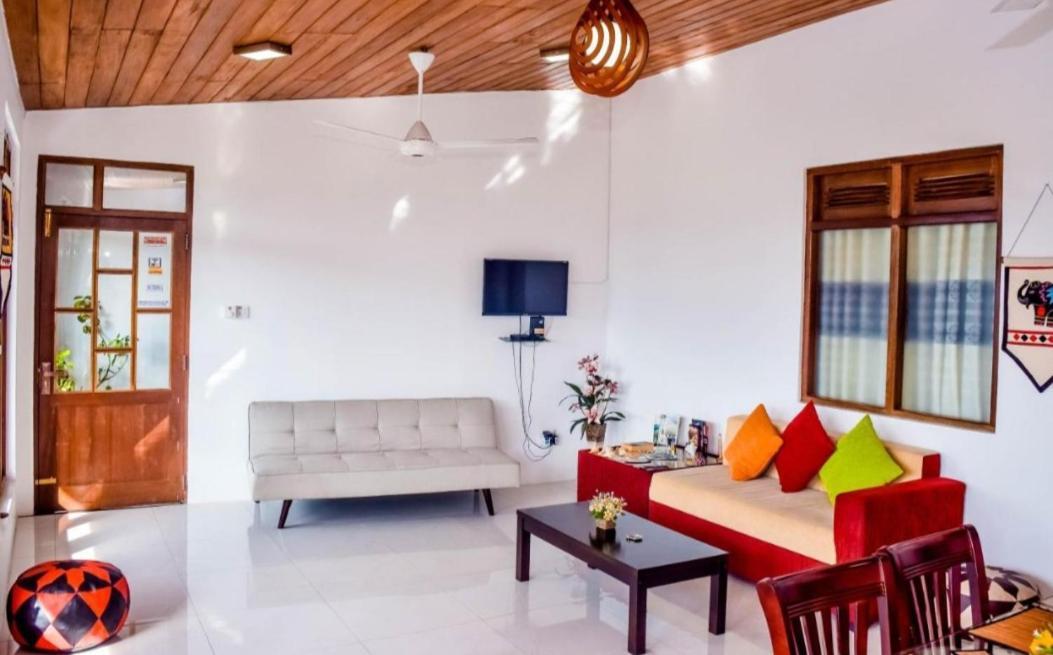 Saru Holiday Apartment - Up To 6 Guests Kandy Exterior photo
