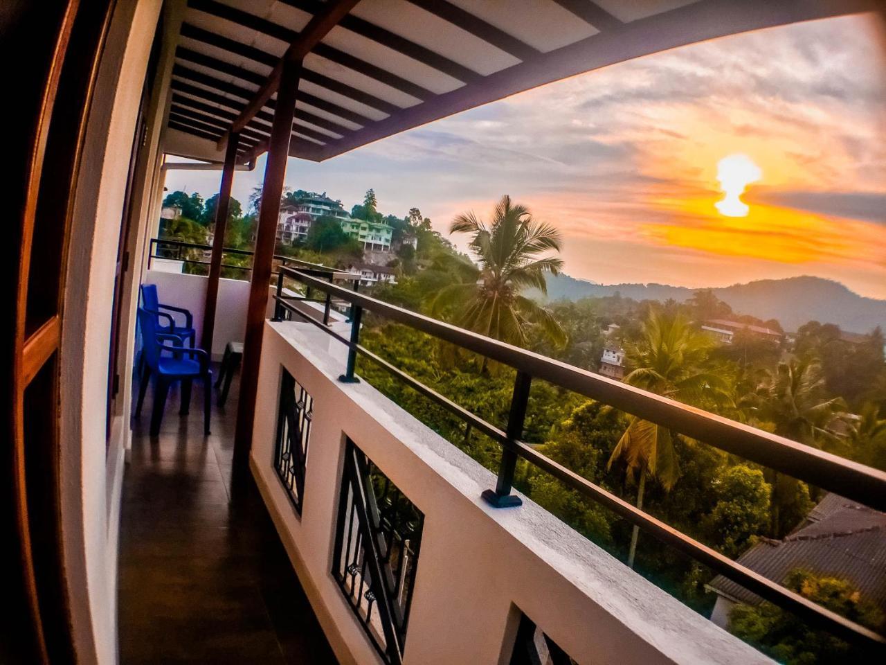 Saru Holiday Apartment - Up To 6 Guests Kandy Exterior photo